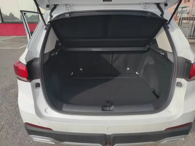 MG ZS view 10