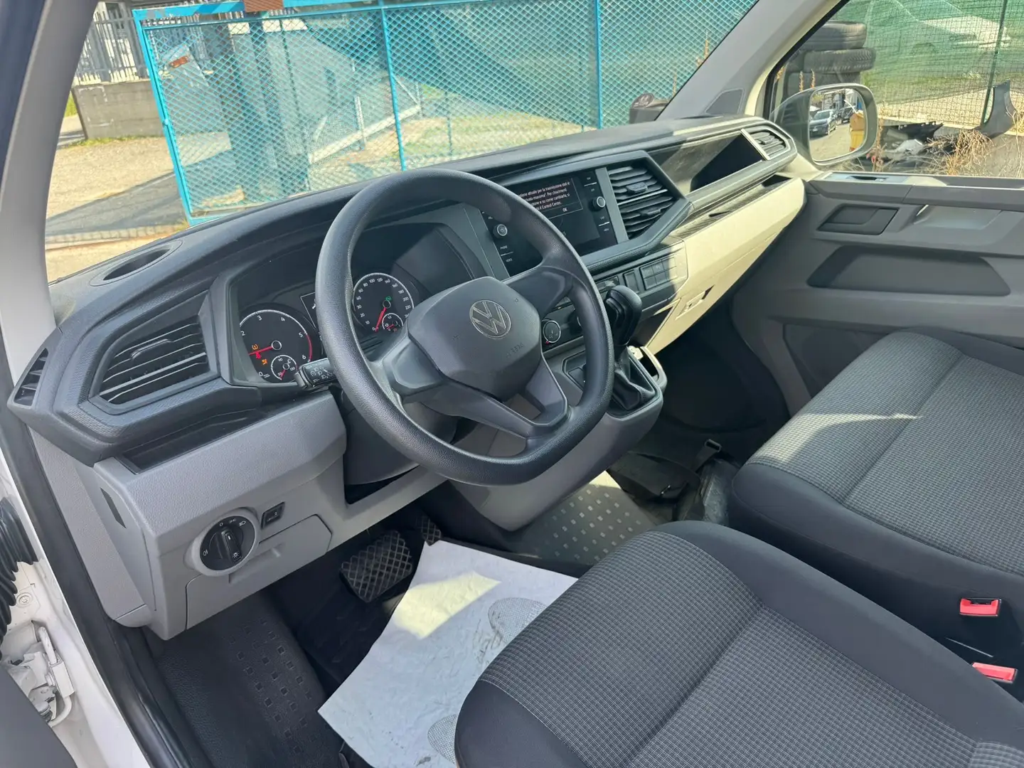 Volkswagen Transporter 9 posti - 1