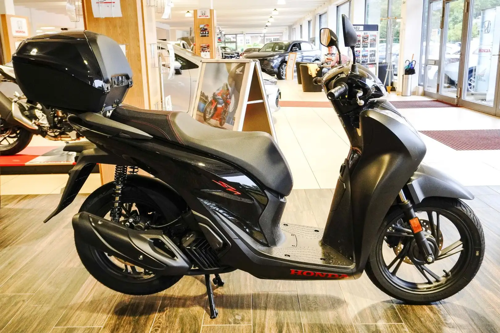 Honda SH 125i mit Topcase Tageszulassung 07.2025 Schwarz - 2