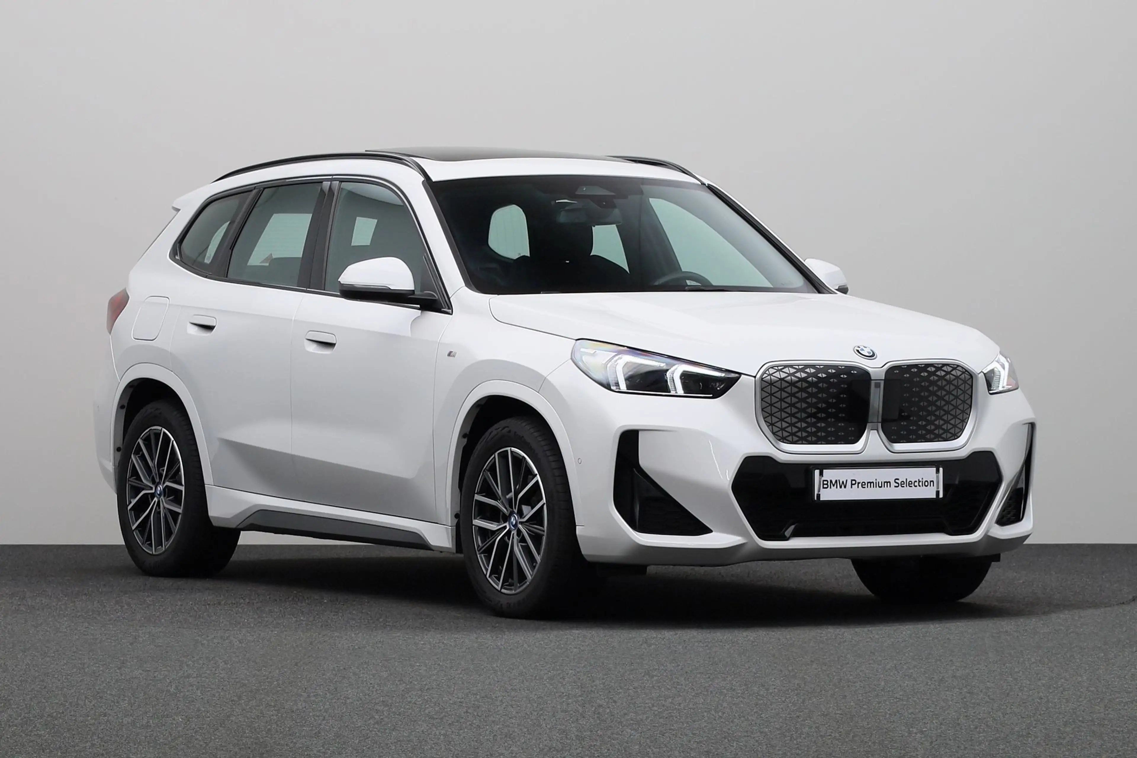 BMW iX1 eDrive20 67 kWh M-Sport | Panoramadak | Trekhaak | — photo 11
