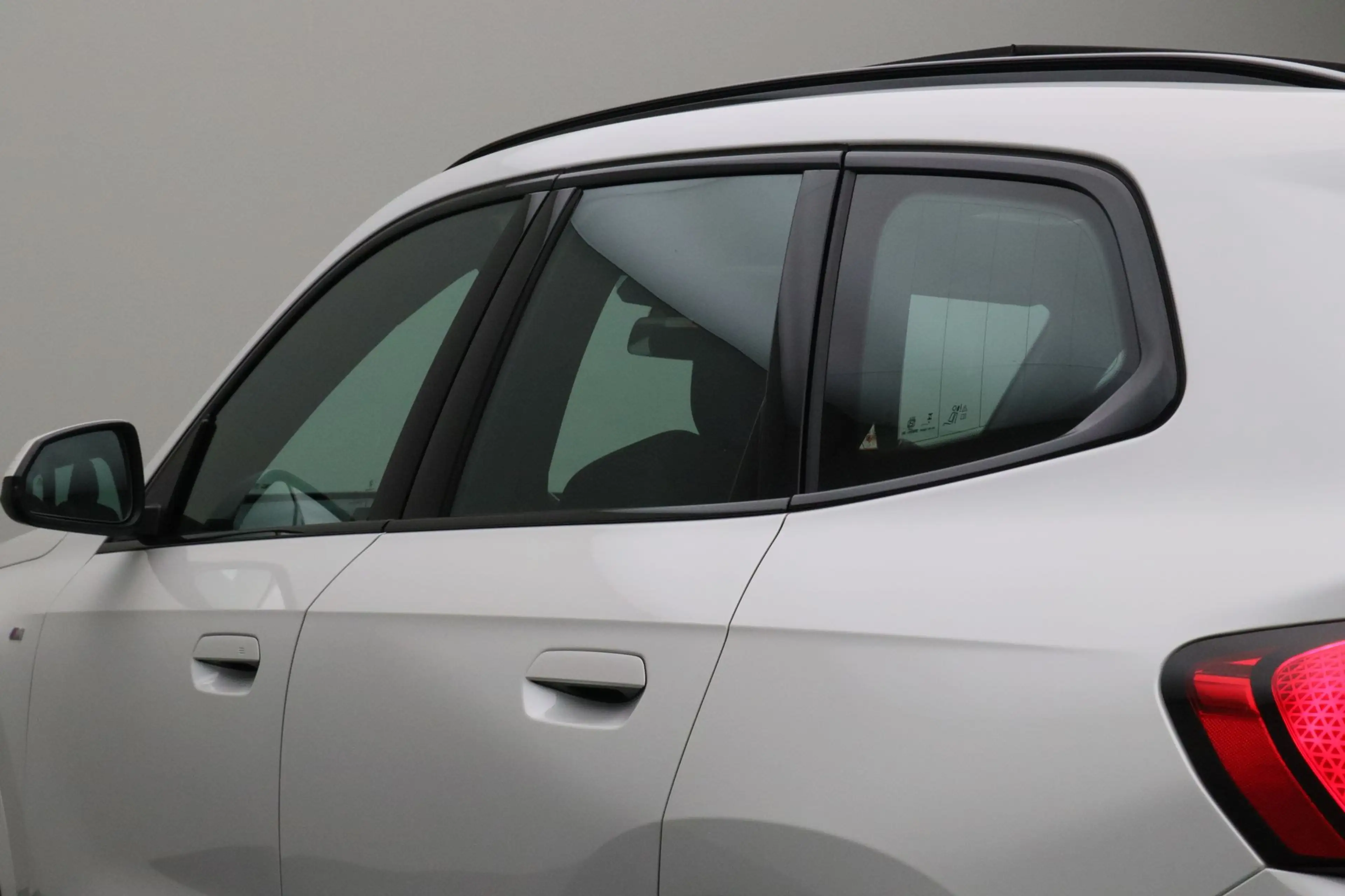 BMW iX1 eDrive20 67 kWh M-Sport | Panoramadak | Trekhaak | — photo 3