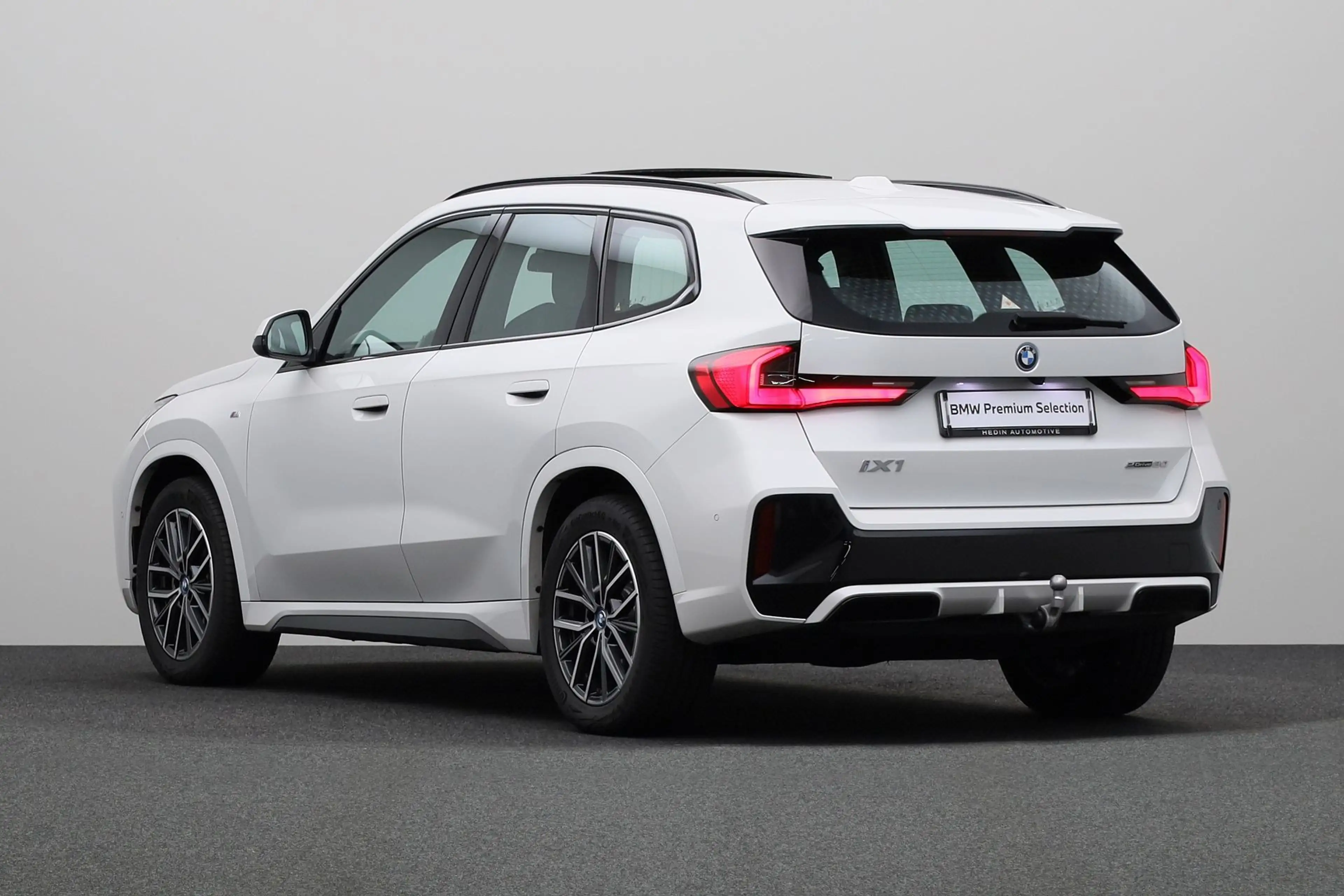 BMW iX1 eDrive20 67 kWh M-Sport | Panoramadak | Trekhaak | — photo 13