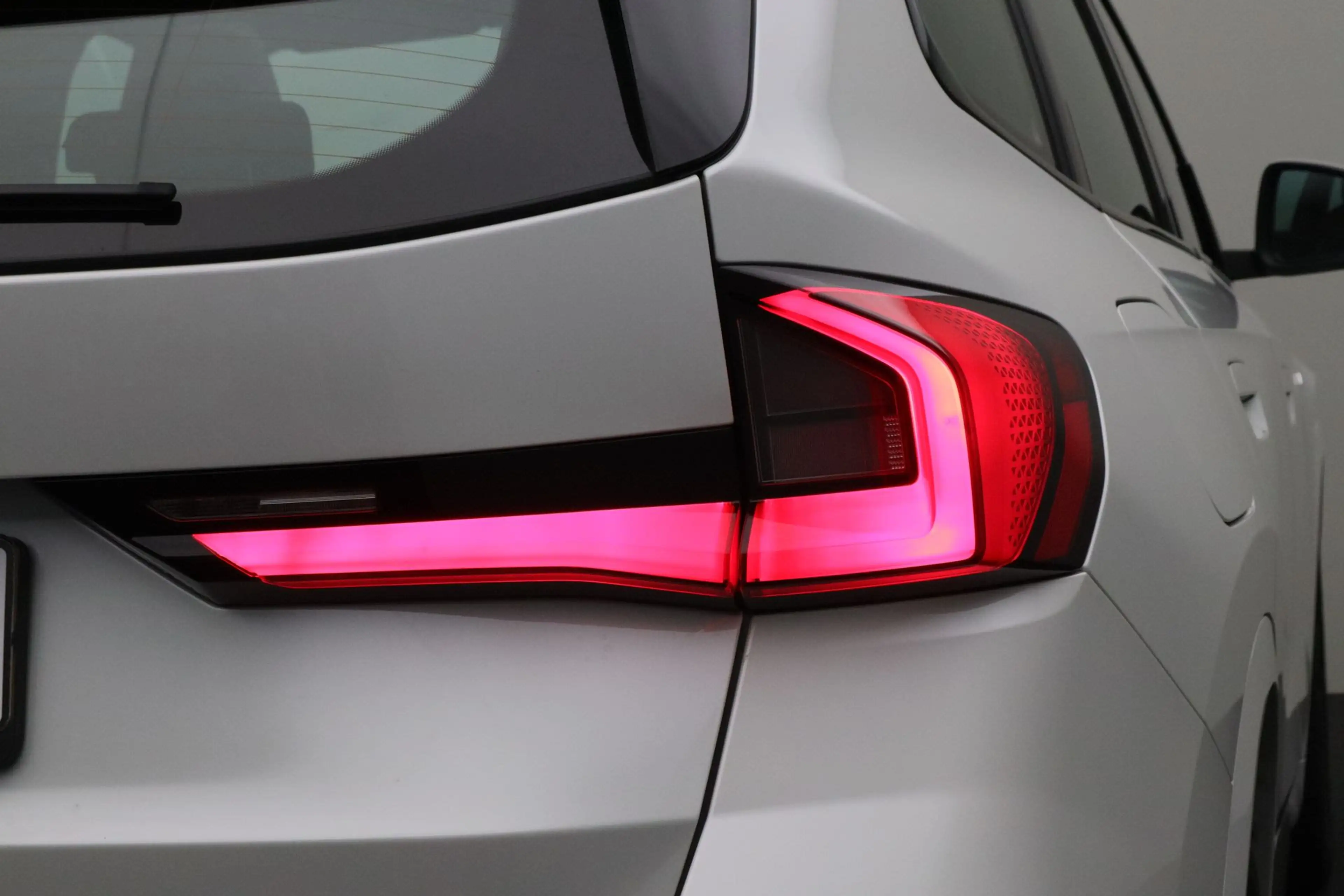 BMW iX1 eDrive20 67 kWh M-Sport | Panoramadak | Trekhaak | — photo 9