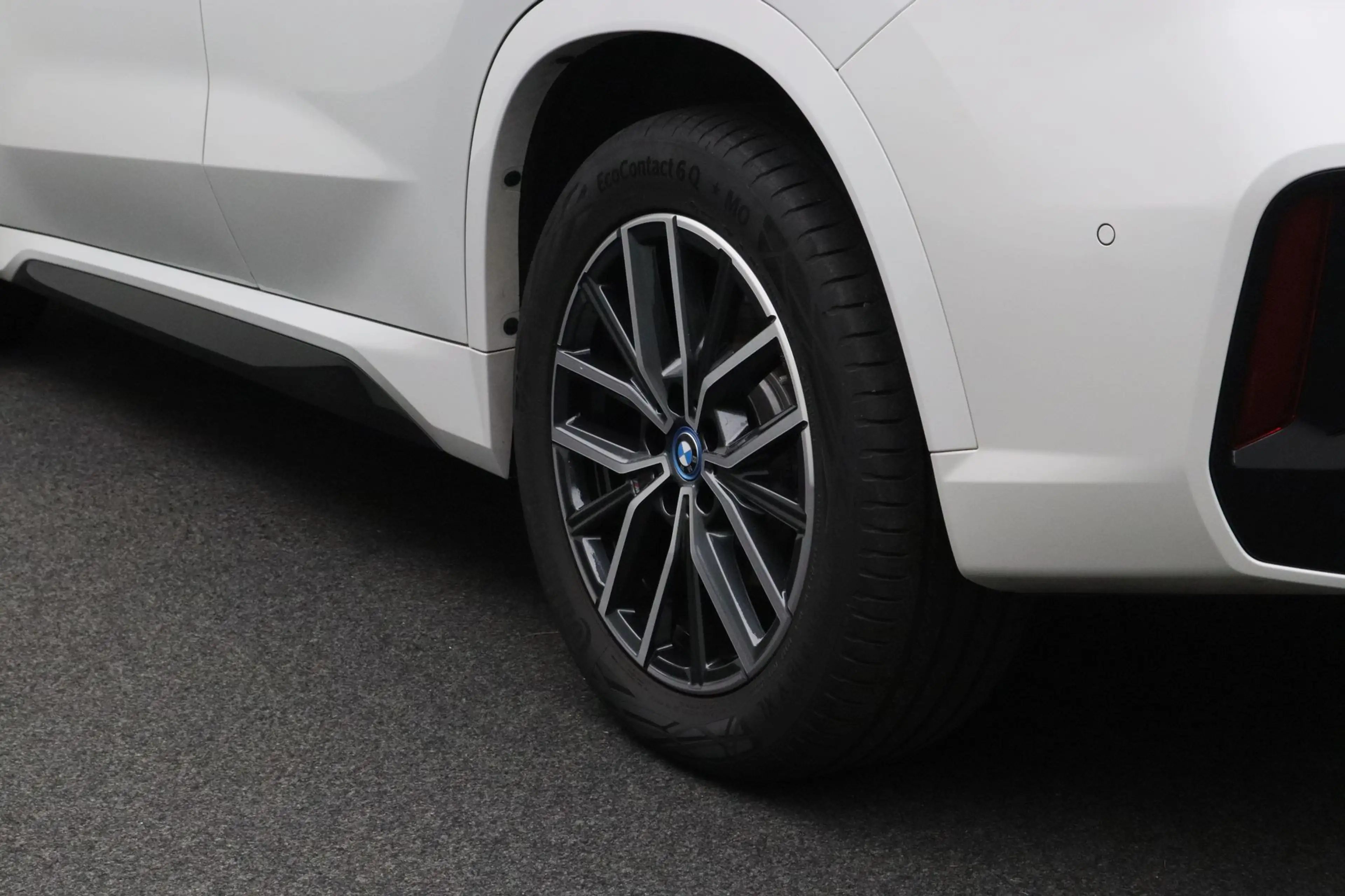 BMW iX1 eDrive20 67 kWh M-Sport | Panoramadak | Trekhaak | — photo 5