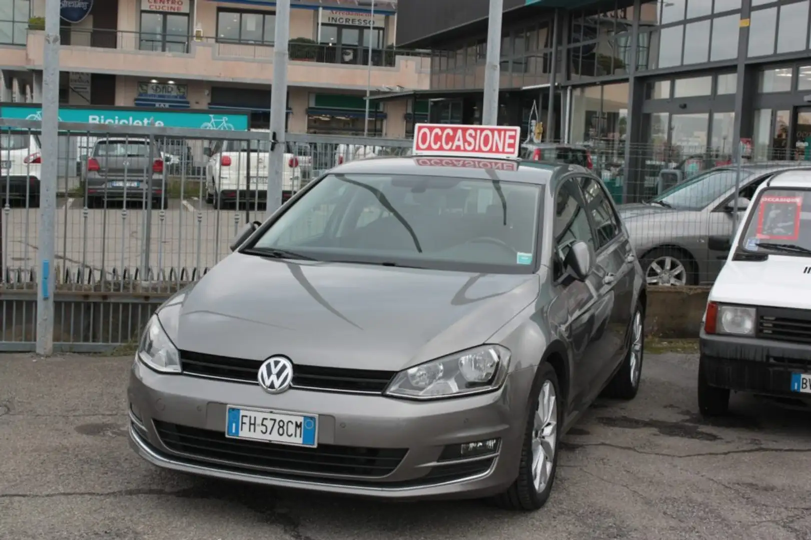 Volkswagen Golf 1.6 TDI 110 CV 5p. Executive BlueMotion Technology Gris - 2