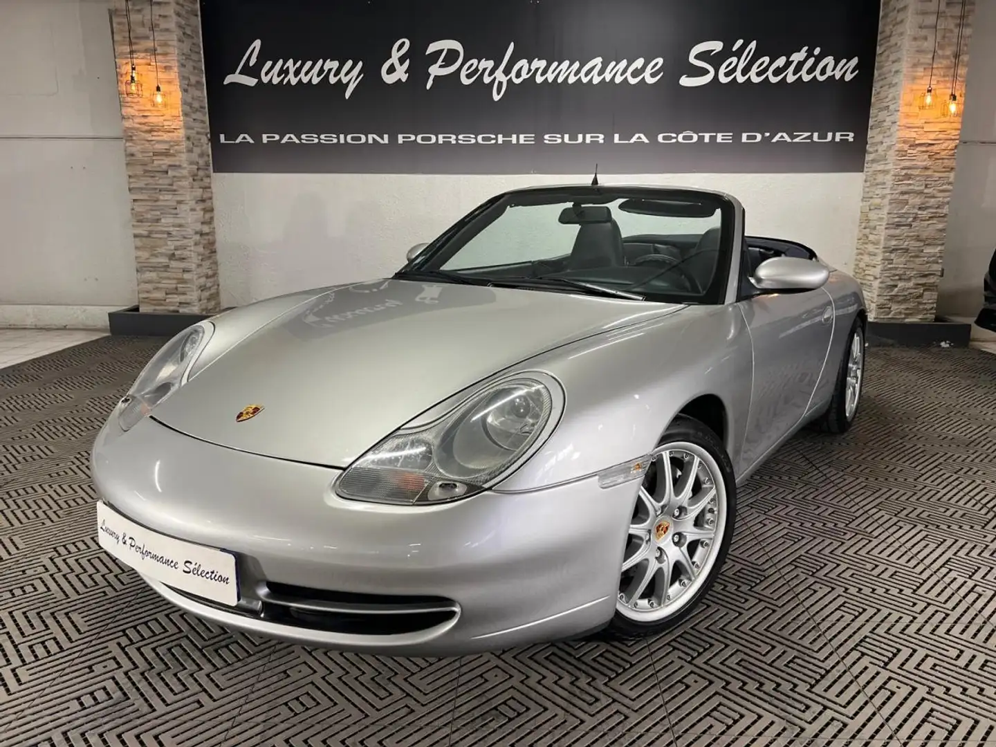 Porsche 911 type 996 Carrera 4 Cabriolet 3.4 300ch BVM Gris - 1