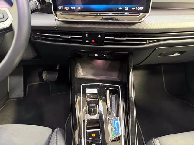 Volkswagen Golf view 12