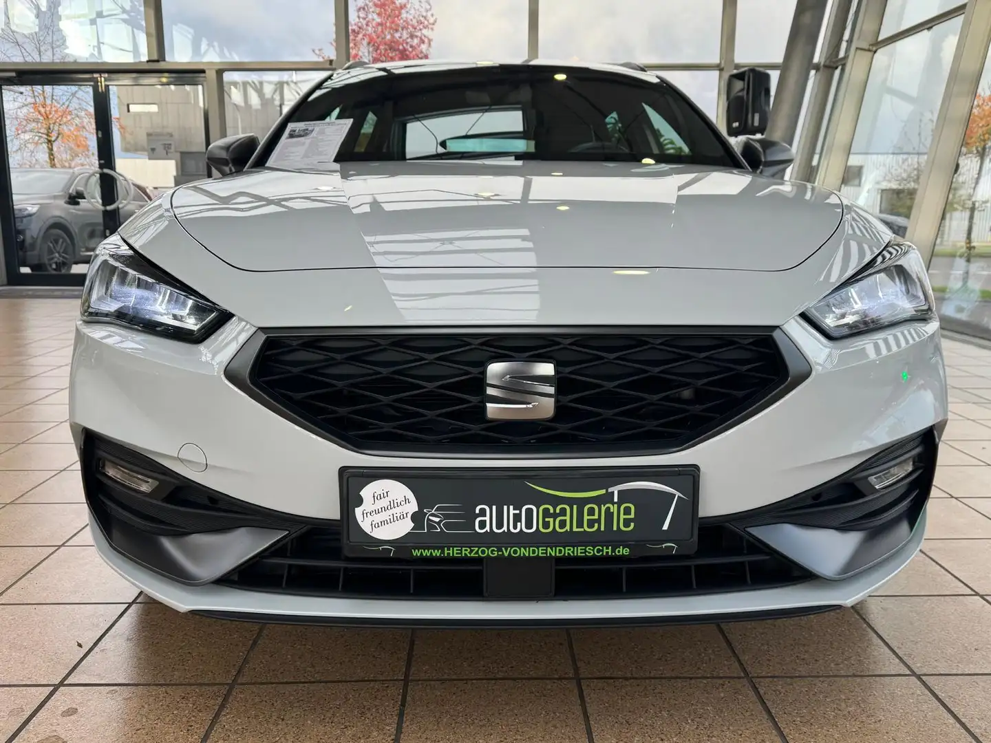 SEAT Leon Leon Sportstourer 1.5 eTSI ACT OPF DSG FR - 2