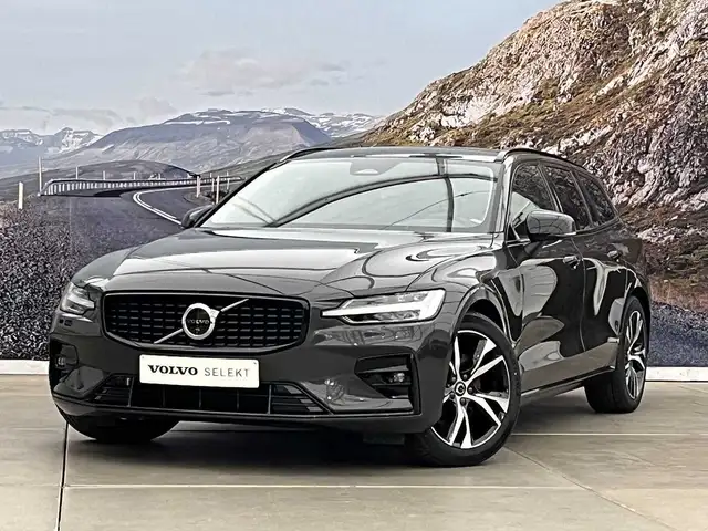Volvo V60 B4 PLUS DARK + H&K + 360 + ...
