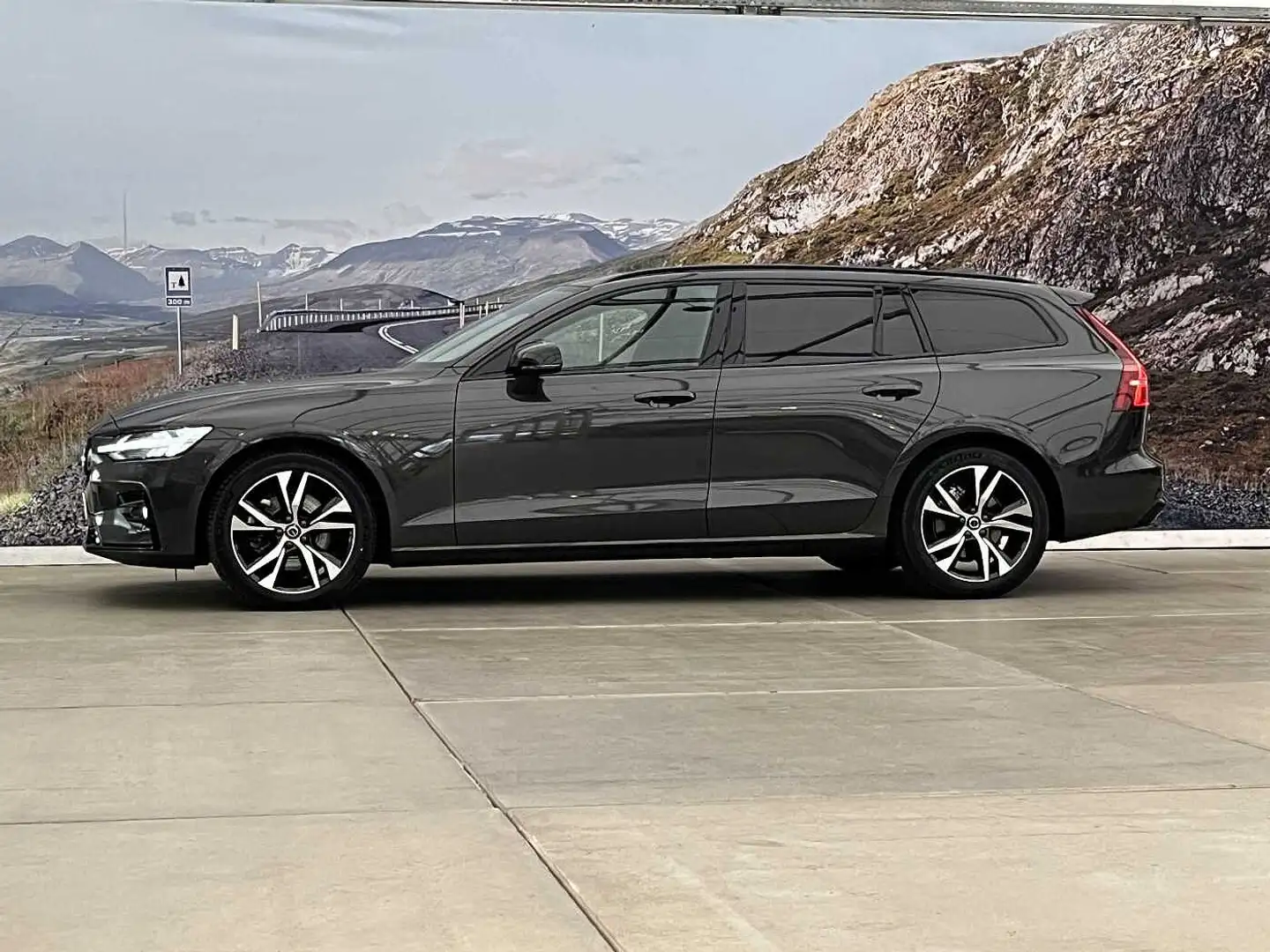 Volvo V60 B4 PLUS DARK + H&K + 360 + ... Gris - 2