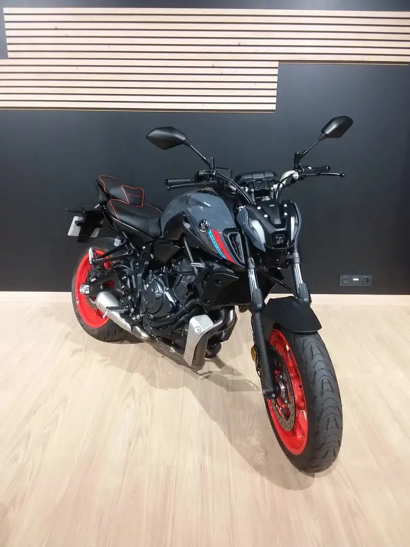 Yamaha MT-07 Gris - 2