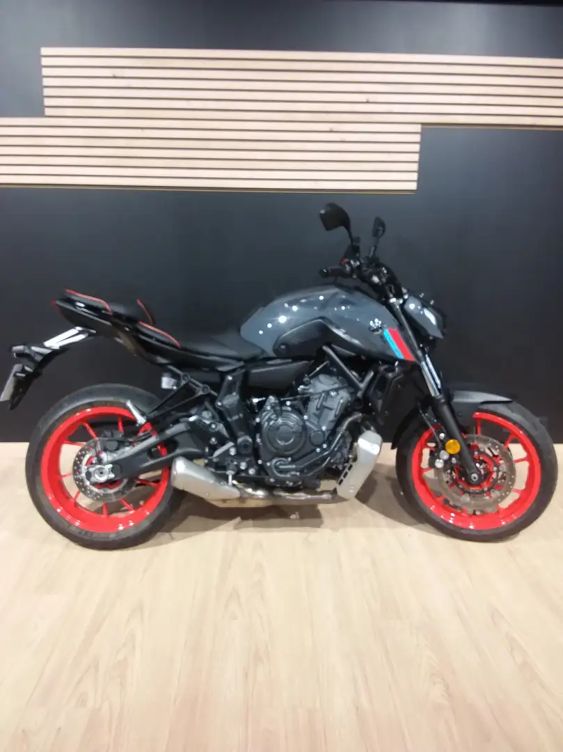 Yamaha MT-07 Gris - 1