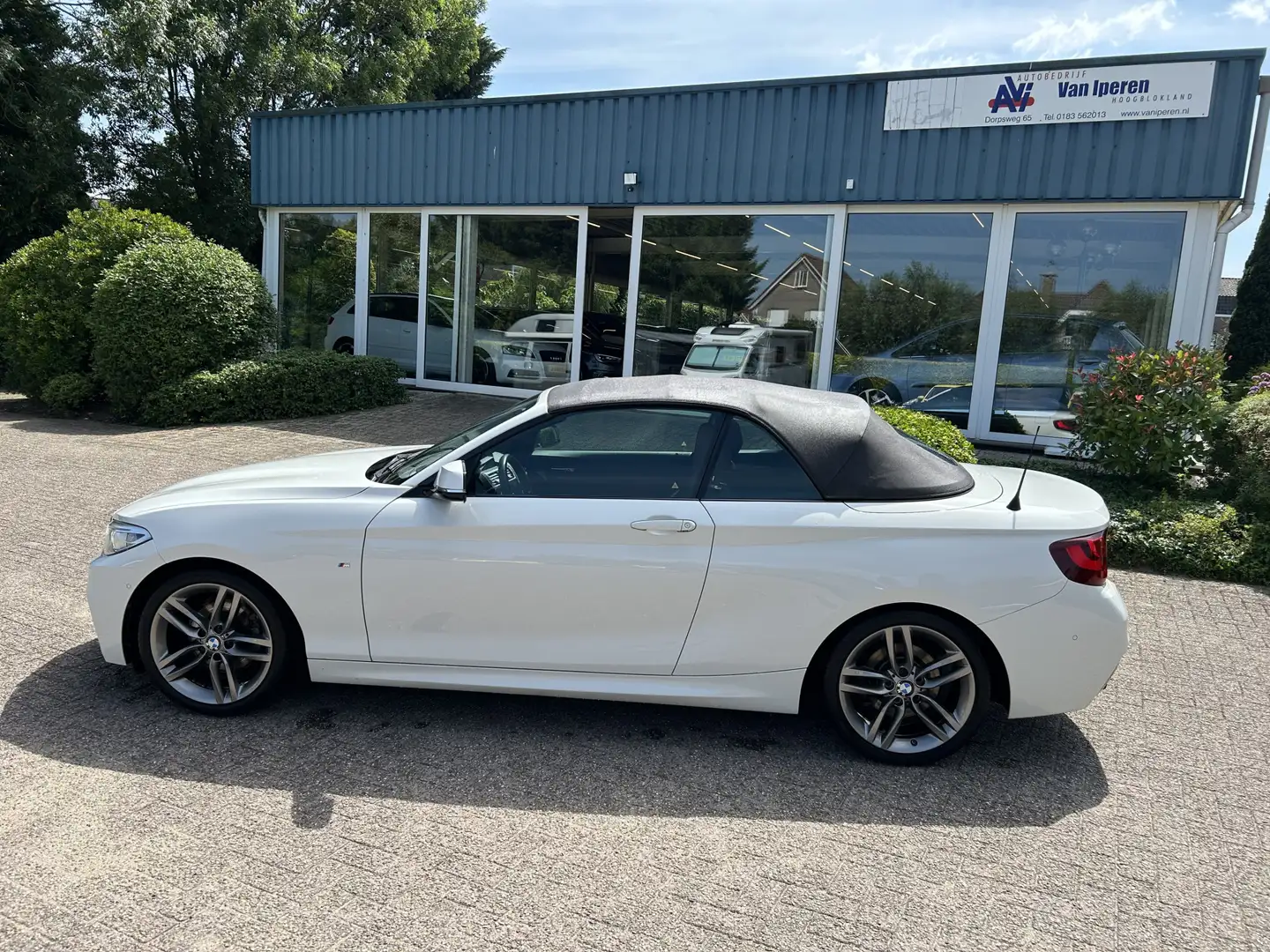 BMW 220 2-serie Cabrio 220i Centennial High Executive Wit - 2