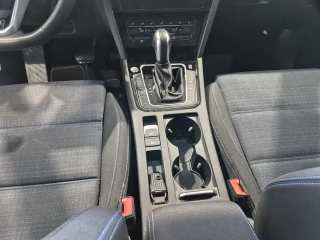 Volkswagen Passat view 12