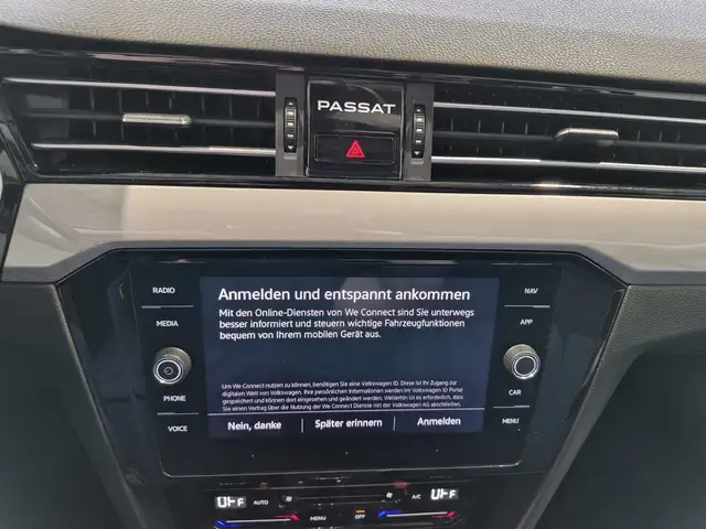 Volkswagen Passat view 11