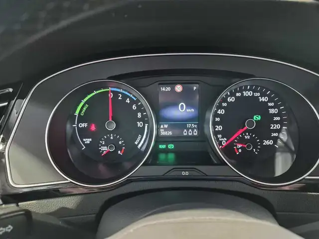 Volkswagen Passat view 7