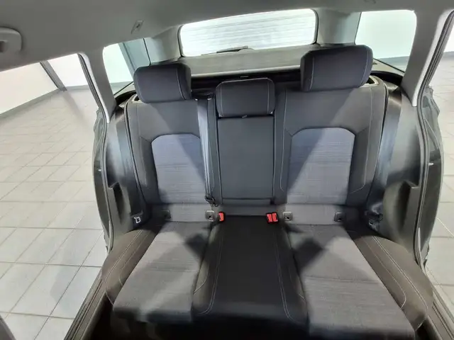 Volkswagen Passat view 14