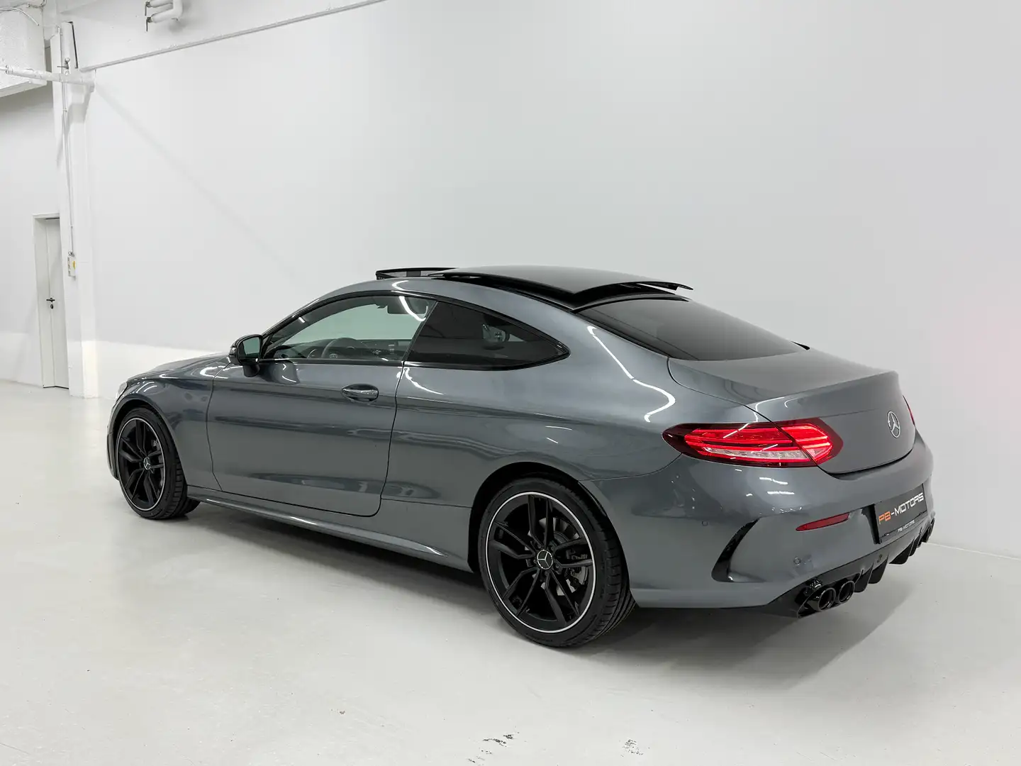 Mercedes-Benz C 300 C 300 Designo Burm Pano Multibeam Virtual 360° Gris - 2