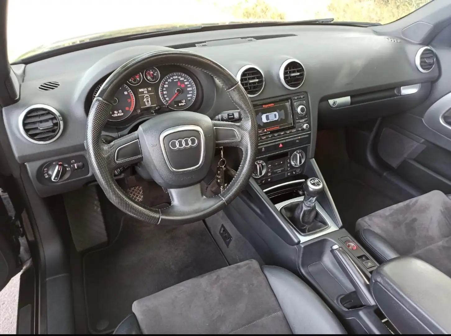 Audi A3 A3 Cabriolet 1.2 TFSIAttraction Schwarz - 2