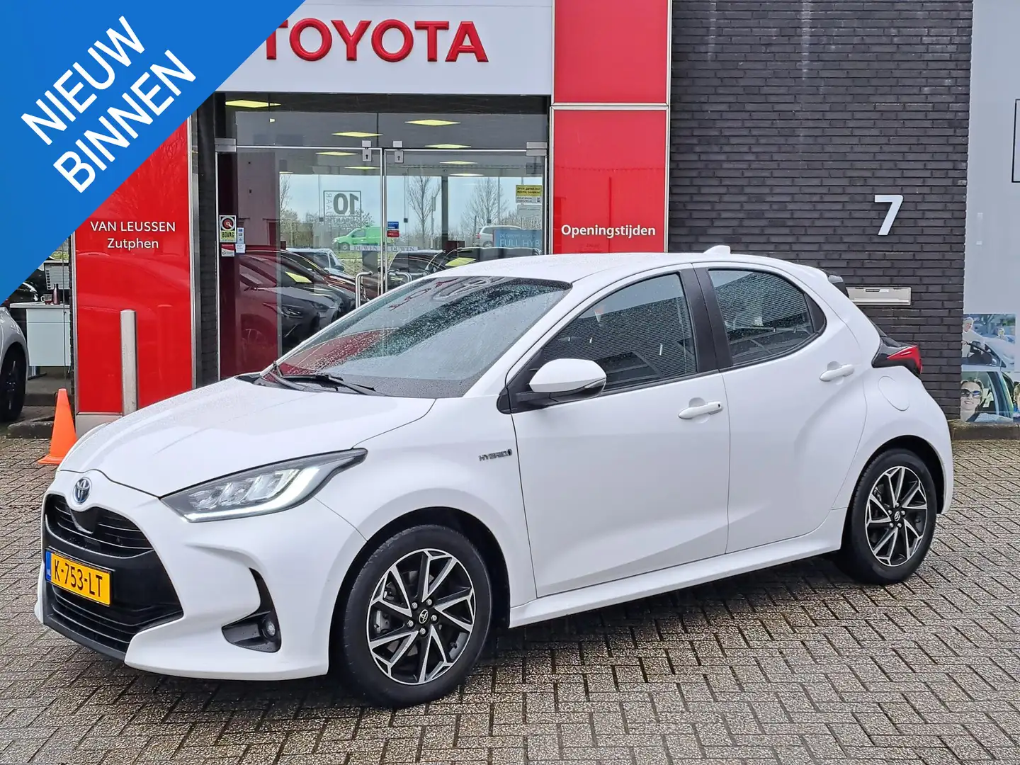Toyota Yaris 1.5 Hybrid Dynamic CAMERA APPLE CAR PLAY & ANDROID Blanc - 1