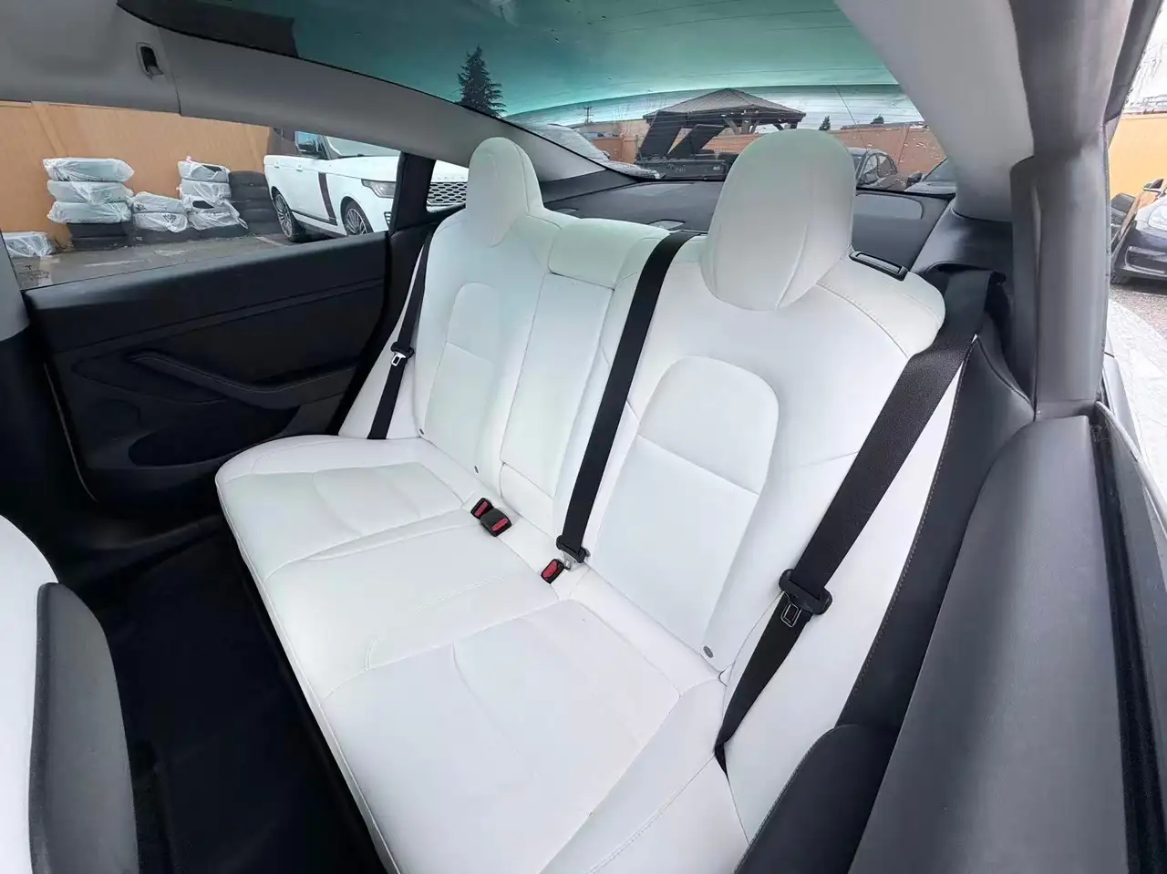 Tesla Model 3 снимка Tesla Model 3