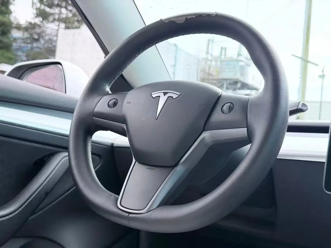 Tesla Model 3 снимка Tesla Model 3