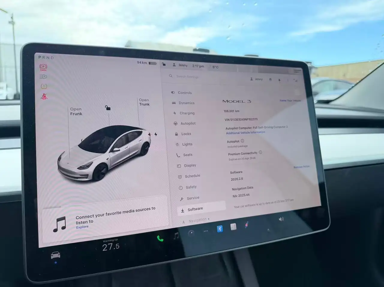 Tesla Model 3 снимка Tesla Model 3