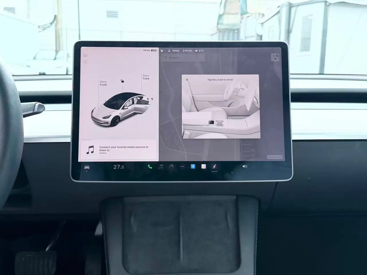 Tesla Model 3 снимка Tesla Model 3