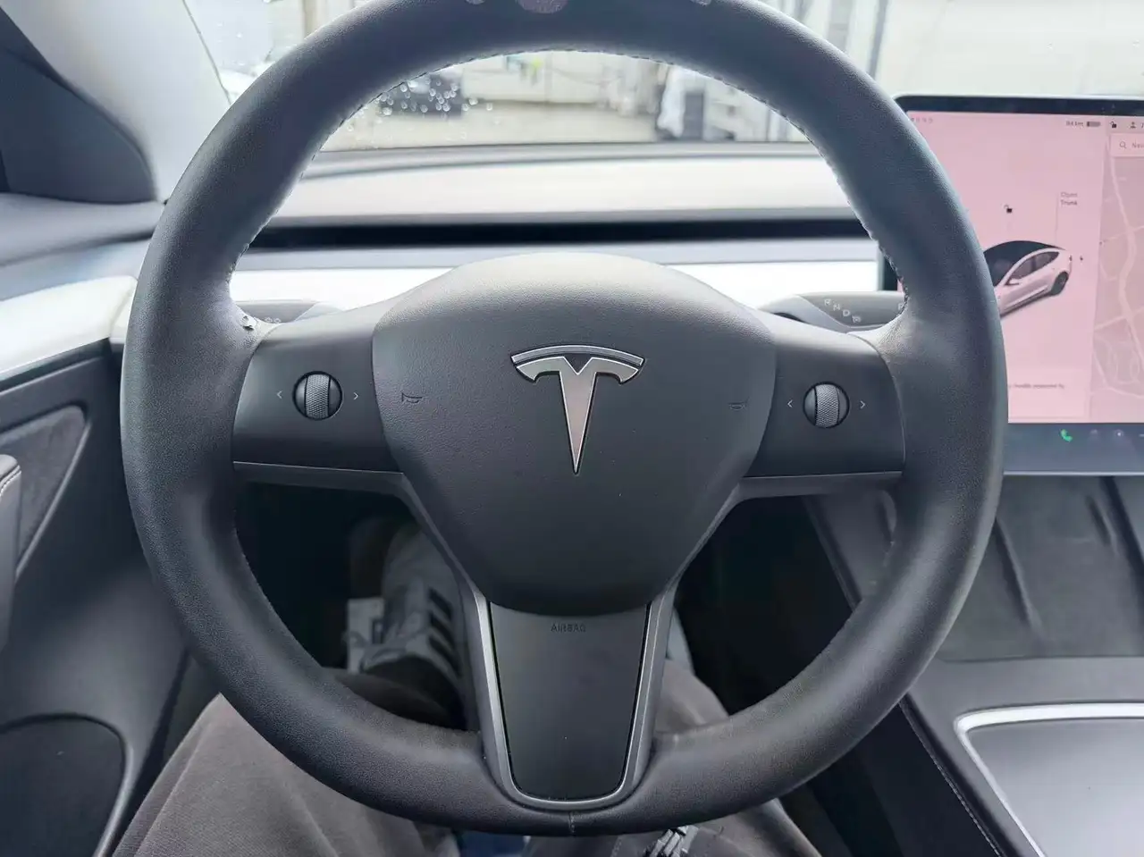 Tesla Model 3 снимка Tesla Model 3