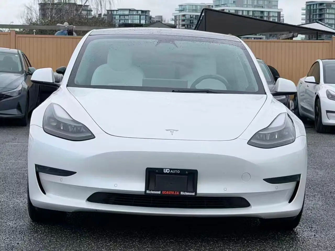 Tesla Model 3 снимка Tesla Model 3