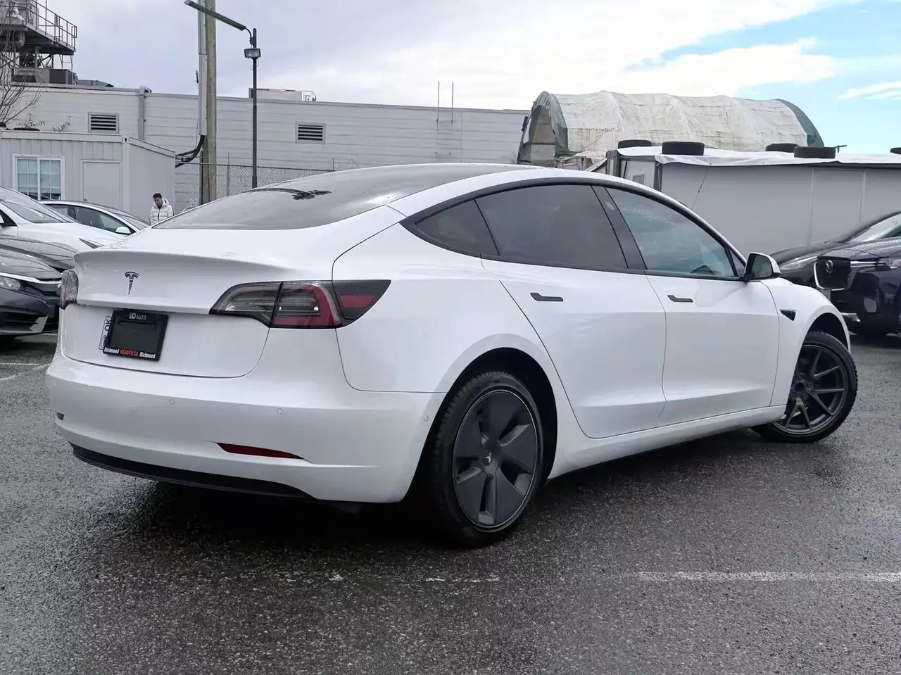 Tesla Model 3 снимка Tesla Model 3