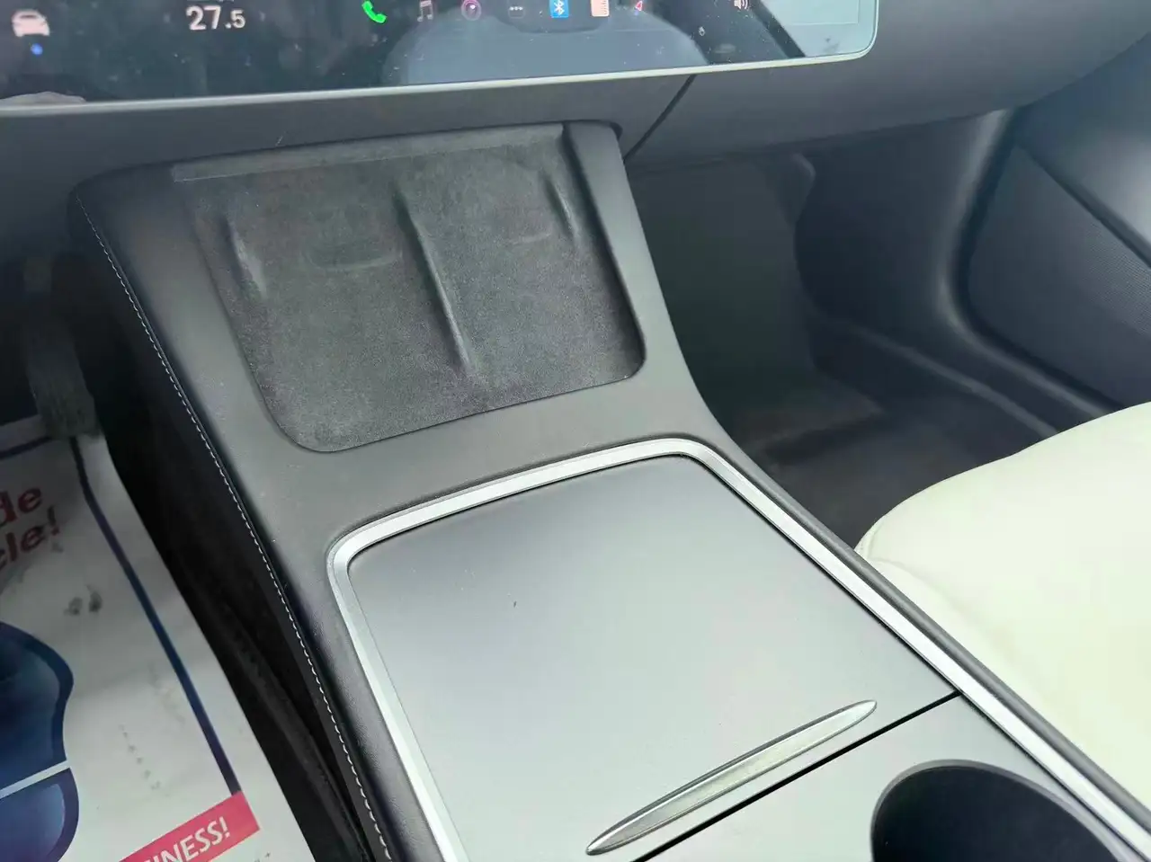 Tesla Model 3 снимка Tesla Model 3