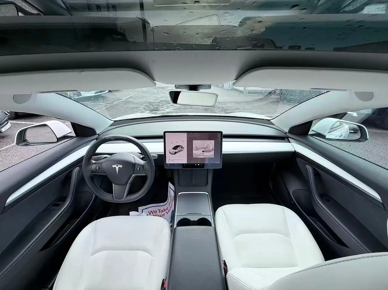 Tesla Model 3 снимка Tesla Model 3