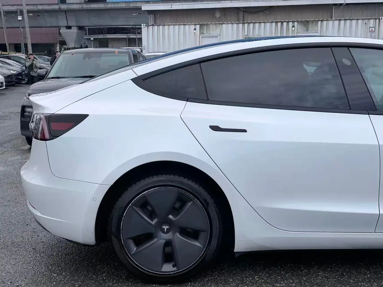Tesla Model 3 снимка Tesla Model 3