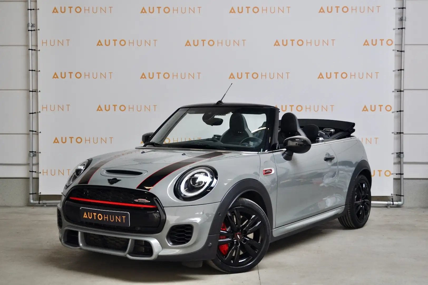 MINI John Cooper Works Cabrio Automaat LED/Navi/Camera/AdaptiveCruiseControl/DAB Grijs - 1