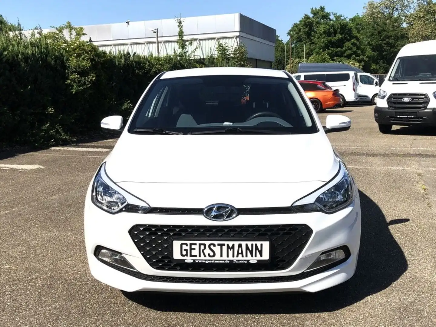 Hyundai i20 1.2 Classic Weiß - 2