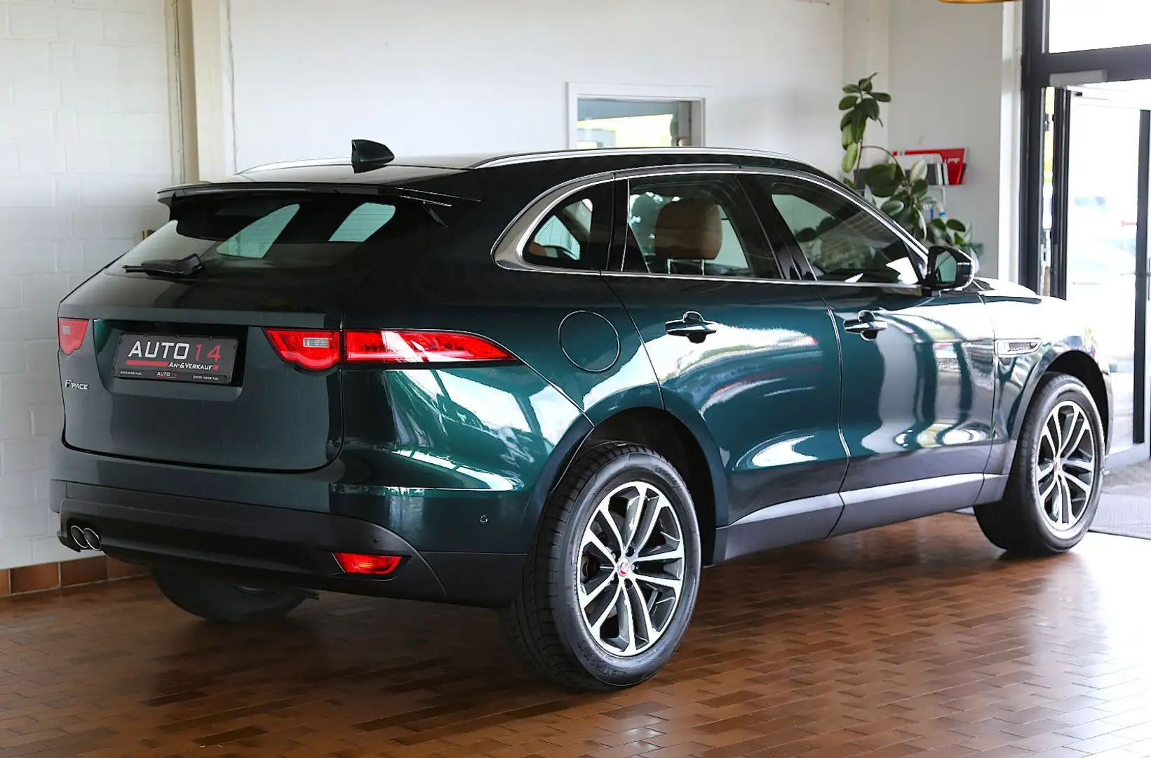 Jaguar F-Pace 20d Portfolio Navi Panorama HUD Kamera Vert - 2