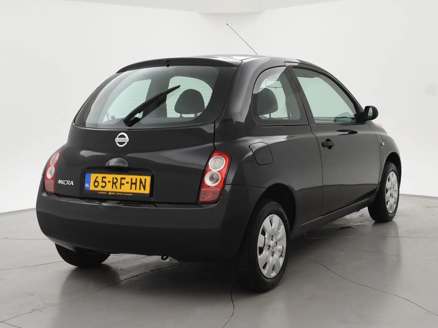 Nissan Micra 1.0 APK *25-06-2026* Negro - 2