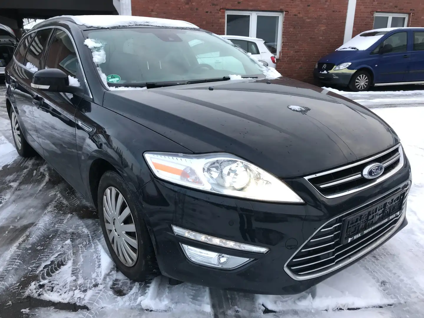 Ford Mondeo Mondeo Turnier Turnier 2.0 EcoBoost Aut. Titanium Schwarz - 2