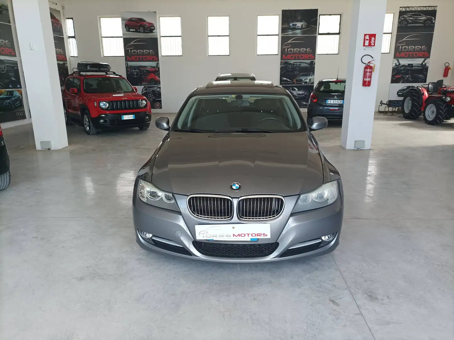 BMW 318 318d Touring 2.0 Eletta 143cv FL Gris - 2