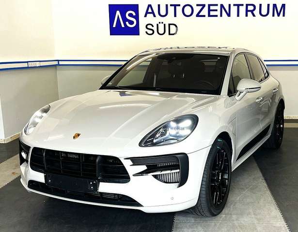 Imagine Porsche Macan GTS