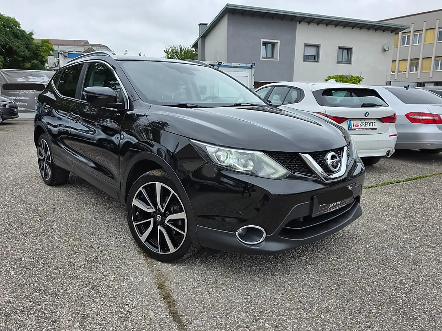 Nissan Qashqai 1,2 DIG-T Tekna Schwarz - 1