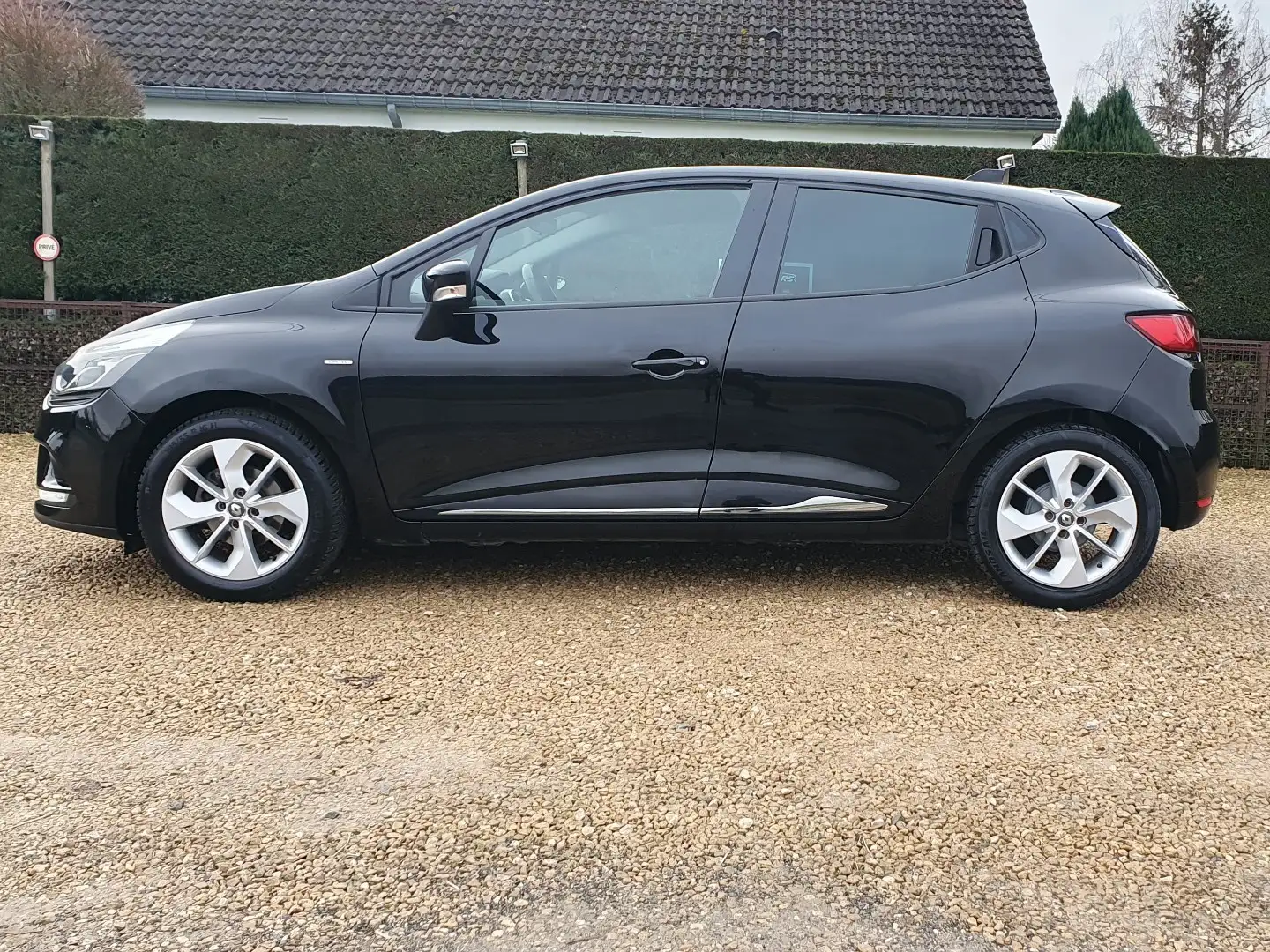 Renault Clio 0.9 TCe Limited Black - 1