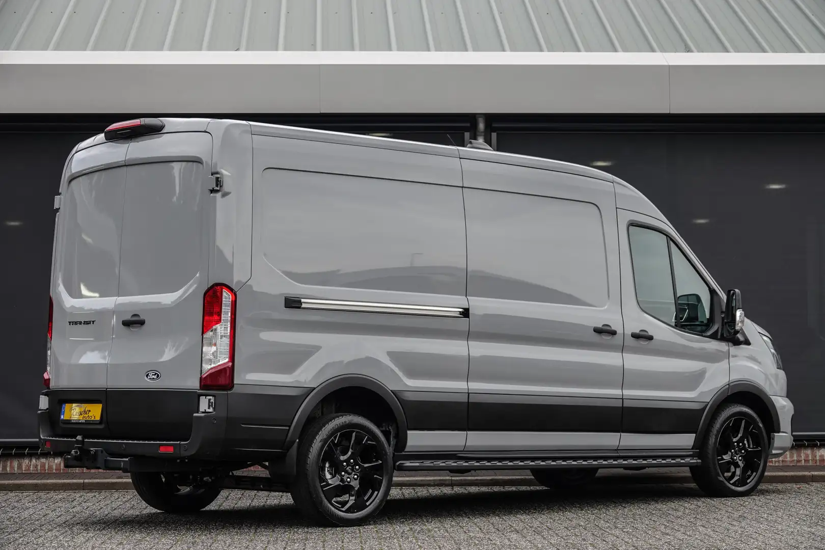 Ford Transit L3H2 | 2.0Tdci 165Pk | 350 | Raptor Edition | 2x S Grijs - 2