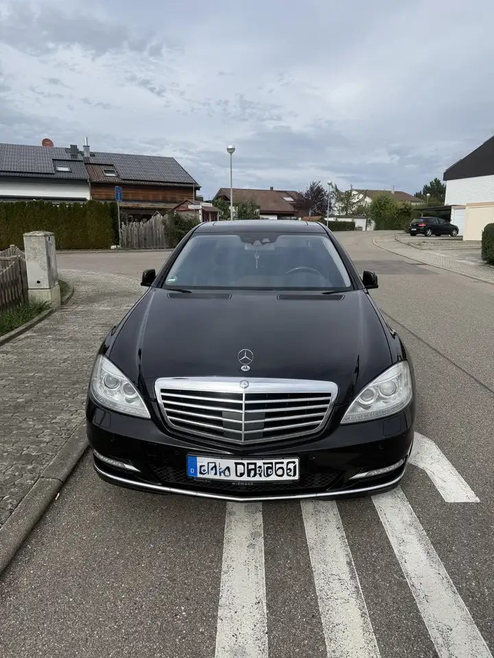Mercedes-Benz S 500 — photo 1 of 8