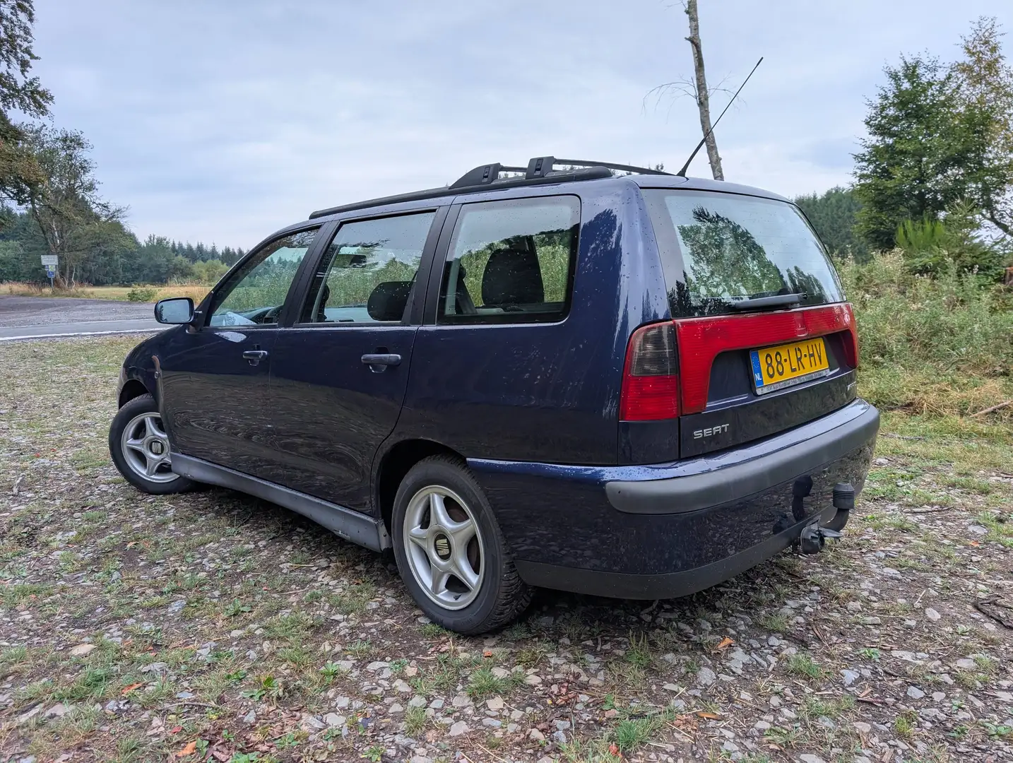 SEAT Cordoba Cordoba 1.4-16V Signo | NIEUWE APK & DISTRIBUTIERIEM & BANDEN Blau - 2