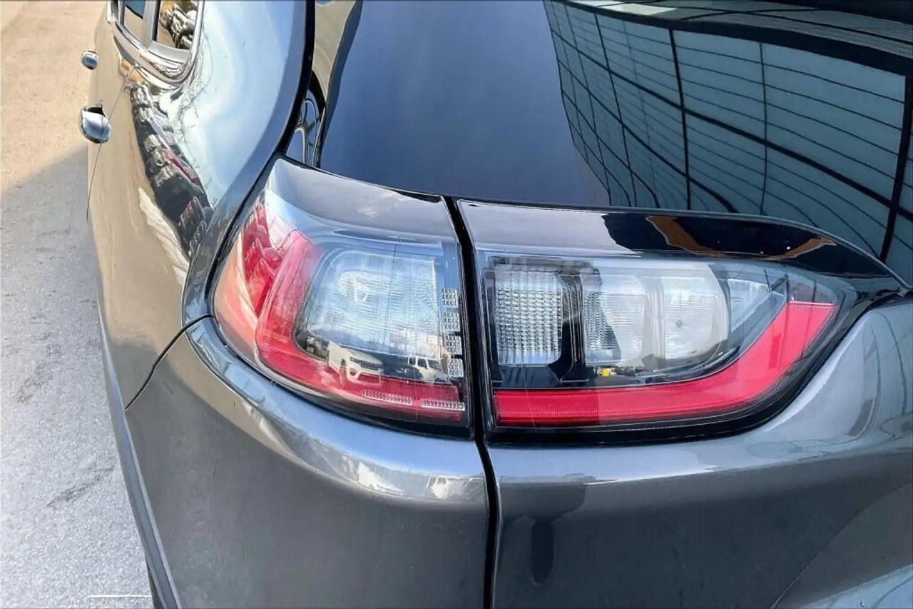 Jeep Cherokee снимка Jeep Cherokee