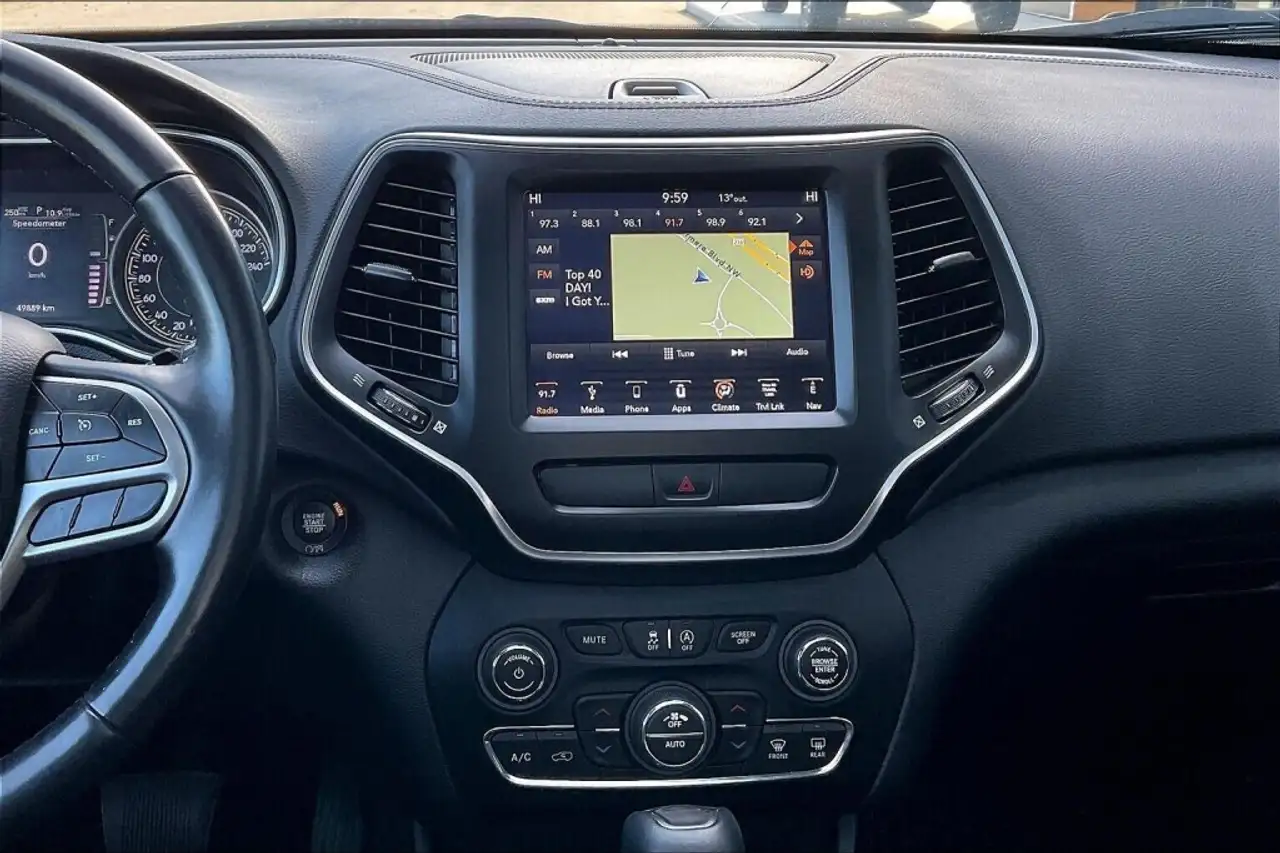 Jeep Cherokee снимка Jeep Cherokee