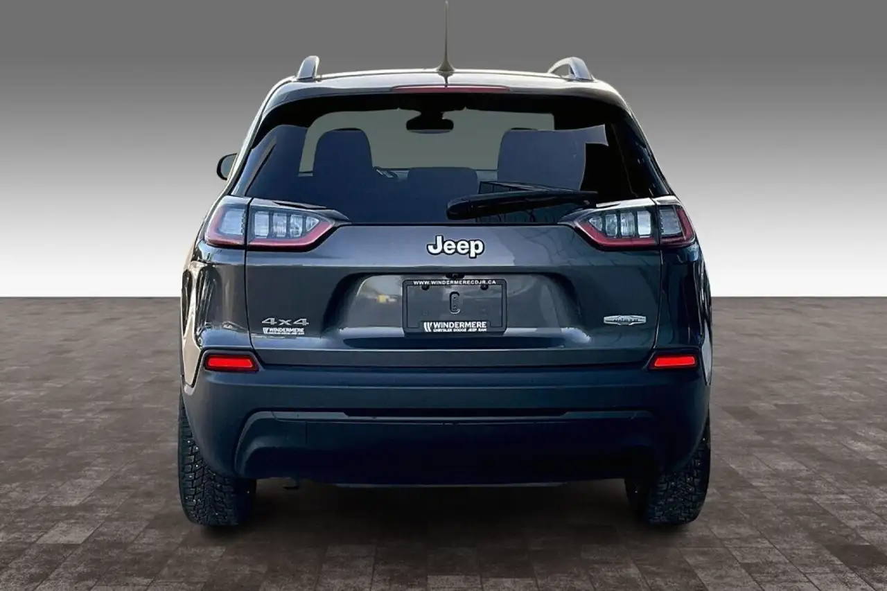 Jeep Cherokee снимка Jeep Cherokee