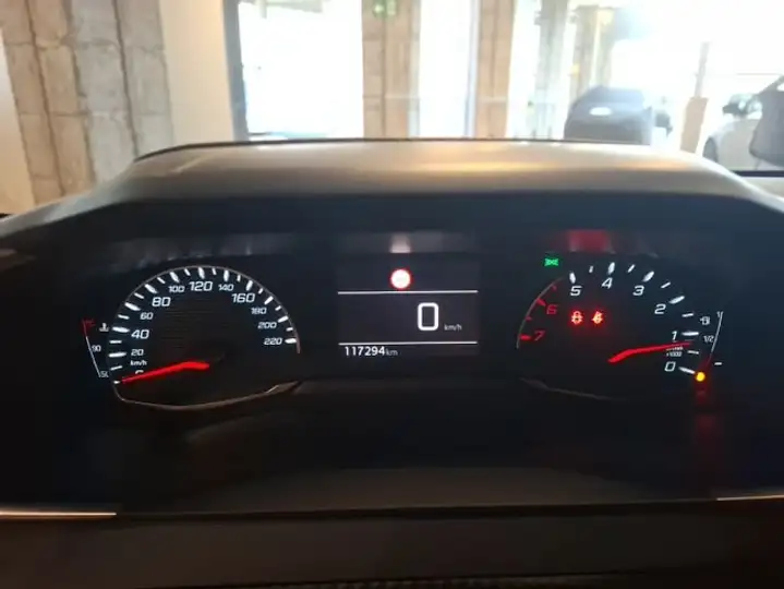 Peugeot 208 2023, foto 8